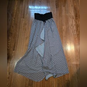 NWOT La Vie En Rose Black and Gray Wrap Maxi Coverup